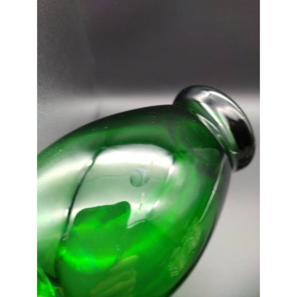 Vintage Emerald Green Glass Vase 6 1/2" H x 3" W - Picture 10 of 10
